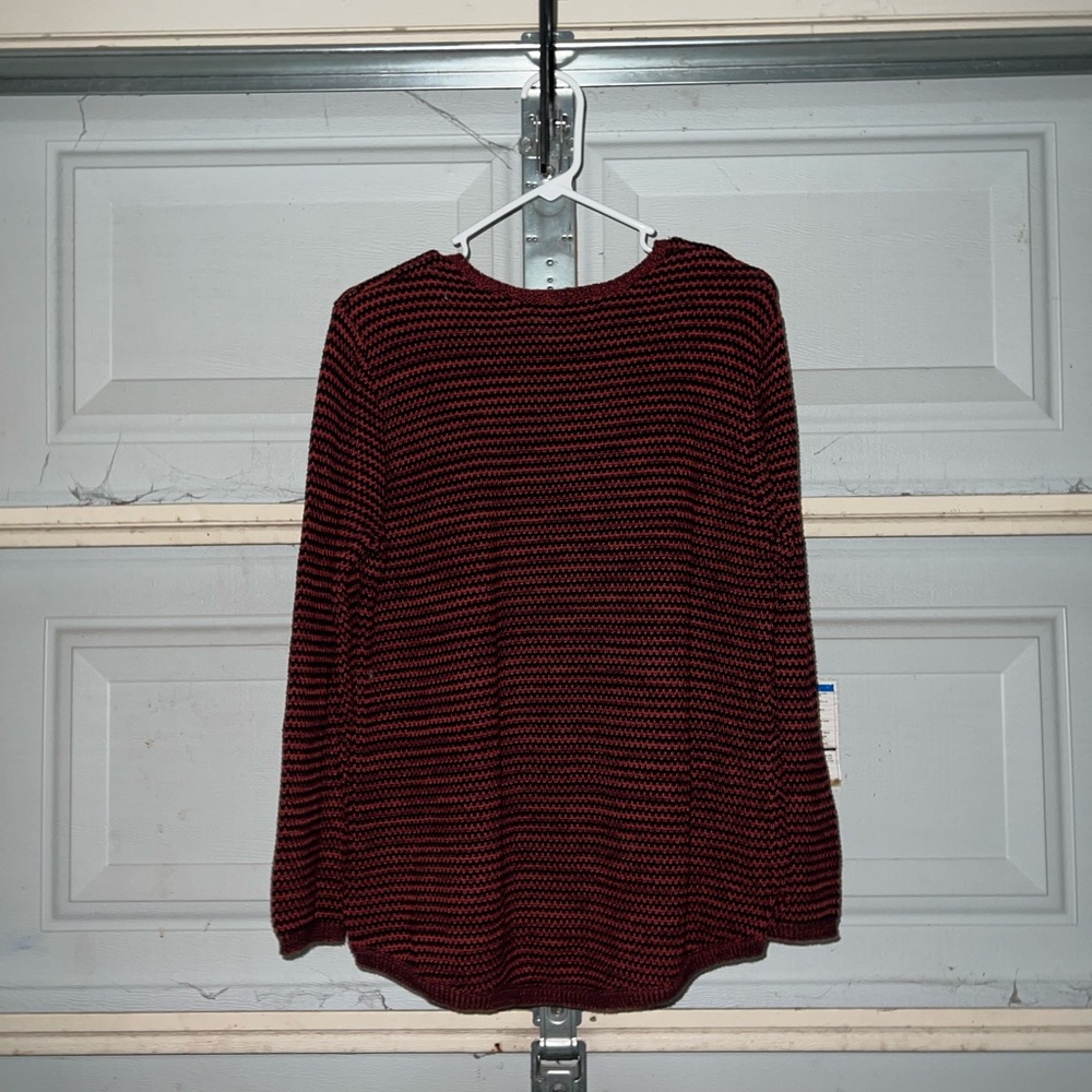 sweater - Picture 2 of 3